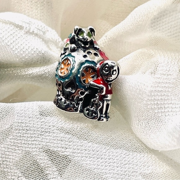 💀 NWOT Coco & Dante Skull Glow-in-the-Dark Charm ✨Halloween - Picture 11 of 15